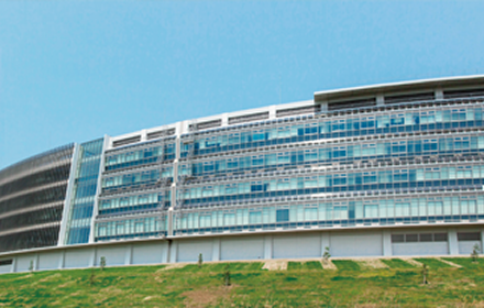 九州大学次世代燃料電池産学連携研究センター